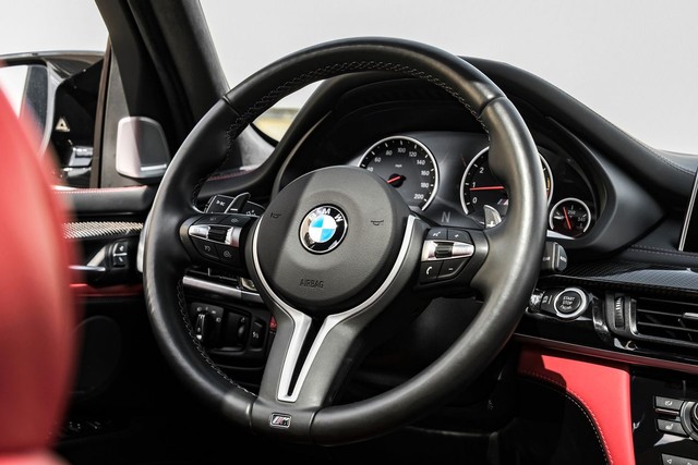 BMW X5 M Vehicle Main Gallery Image 16