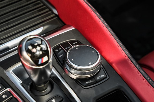 BMW X5 M Vehicle Main Gallery Image 26