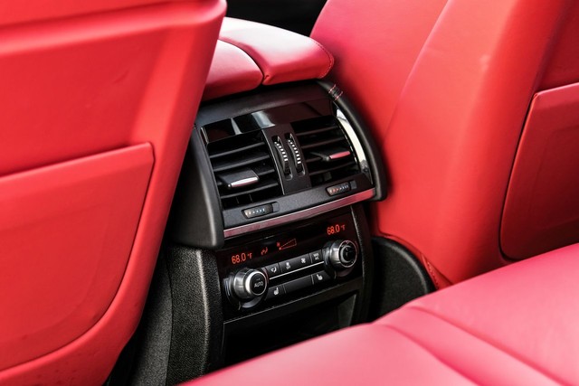 BMW X5 M Vehicle Main Gallery Image 40