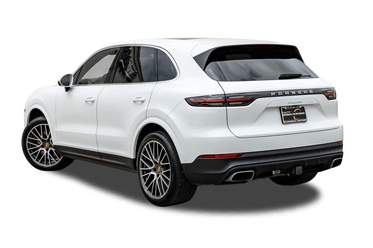 Porsche Cayenne Vehicle Main Gallery Image 11