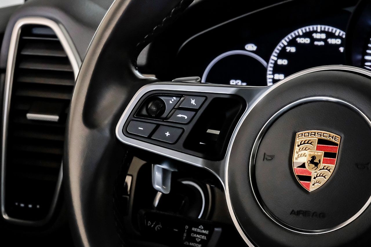Porsche Cayenne Vehicle Main Gallery Image 18