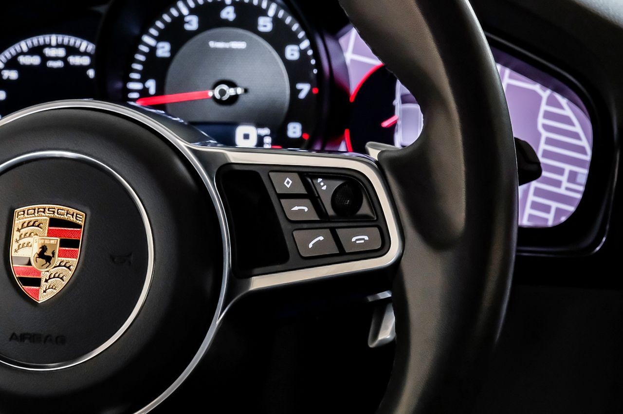 Porsche Cayenne Vehicle Main Gallery Image 19