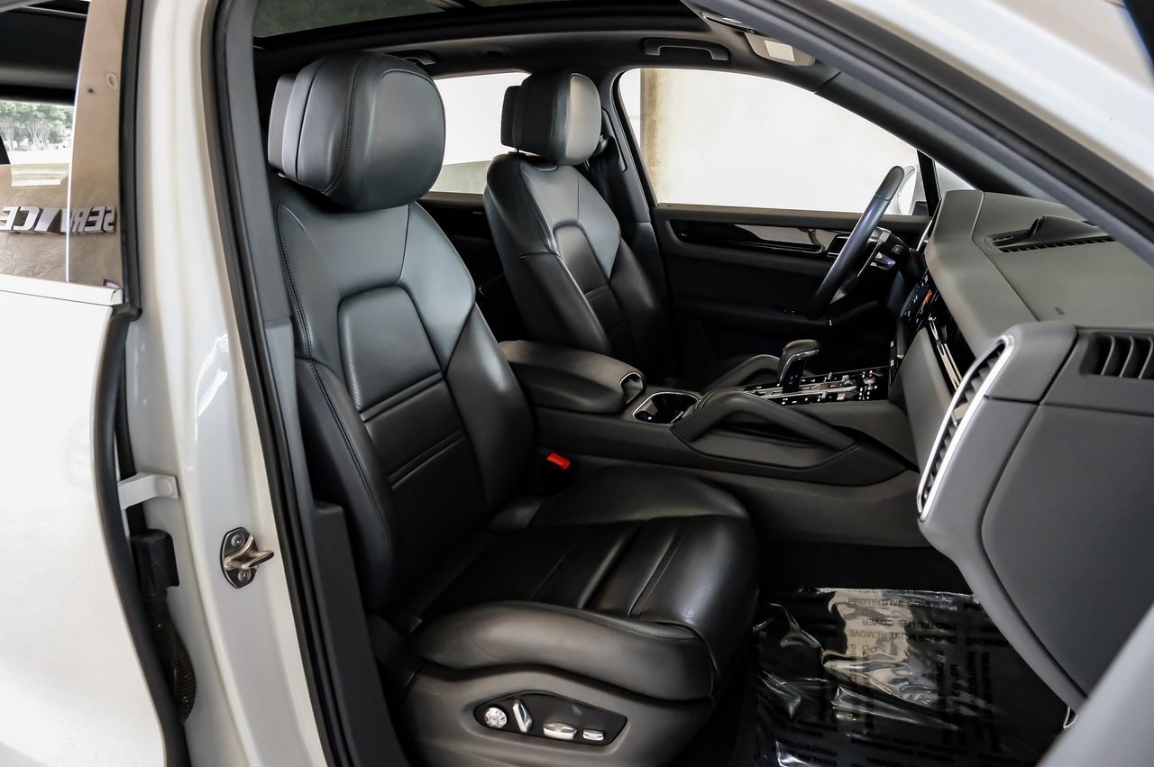 Porsche Cayenne Vehicle Main Gallery Image 45