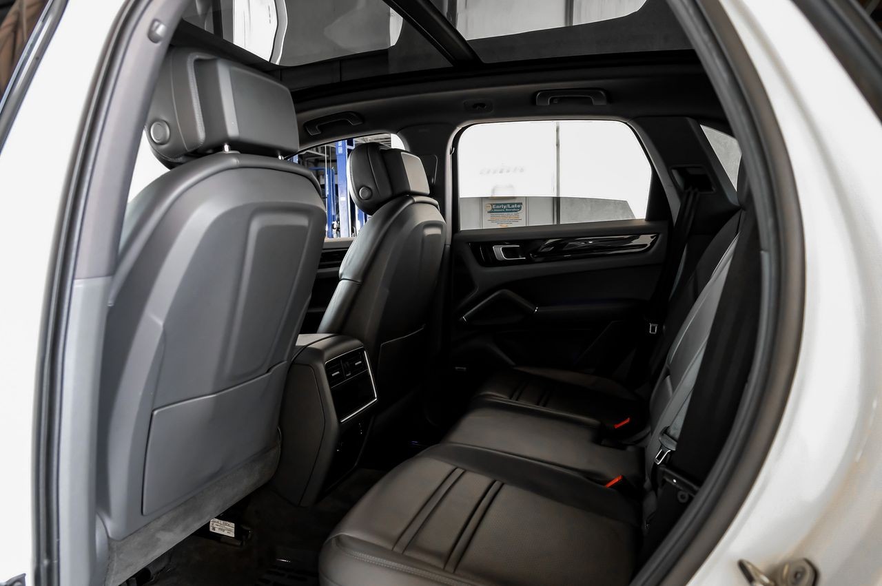 Porsche Cayenne Vehicle Main Gallery Image 48