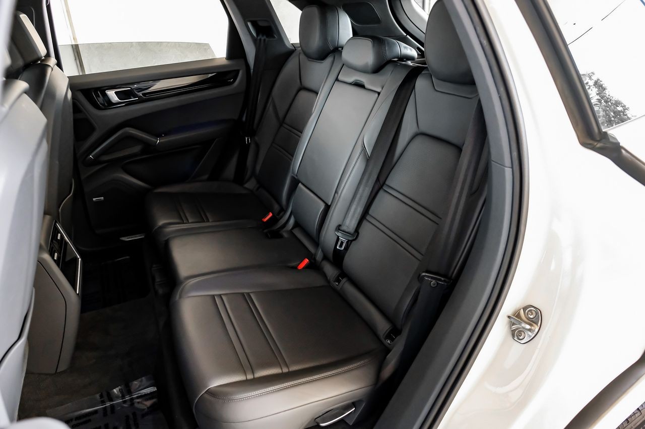 Porsche Cayenne Vehicle Main Gallery Image 49