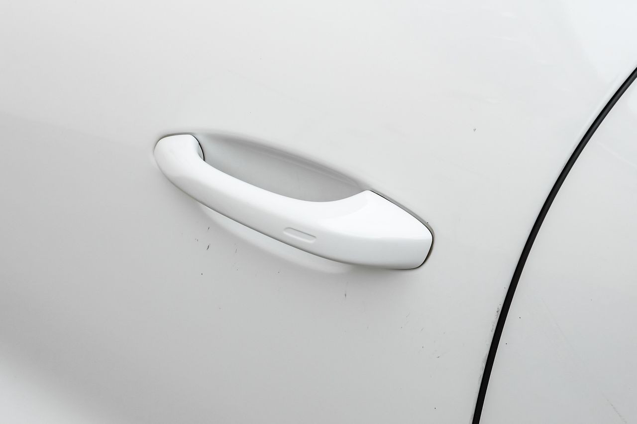 Porsche Cayenne Vehicle Main Gallery Image 51