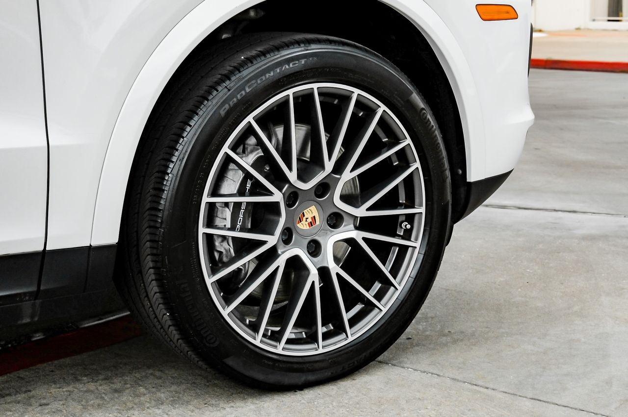 Porsche Cayenne Vehicle Main Gallery Image 64