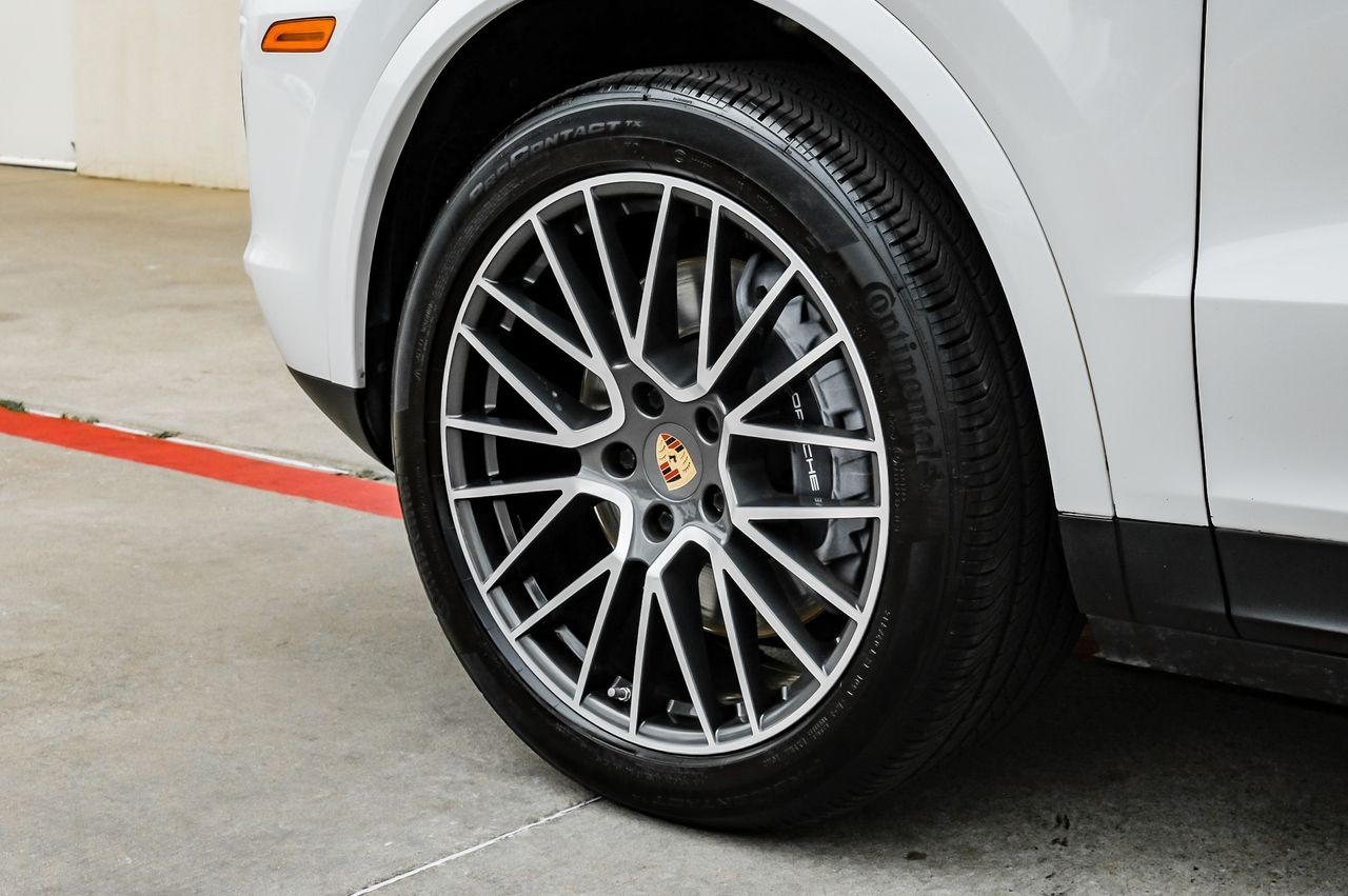 Porsche Cayenne Vehicle Main Gallery Image 65