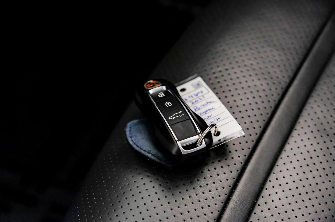 Porsche Cayenne Vehicle Main Gallery Image 67