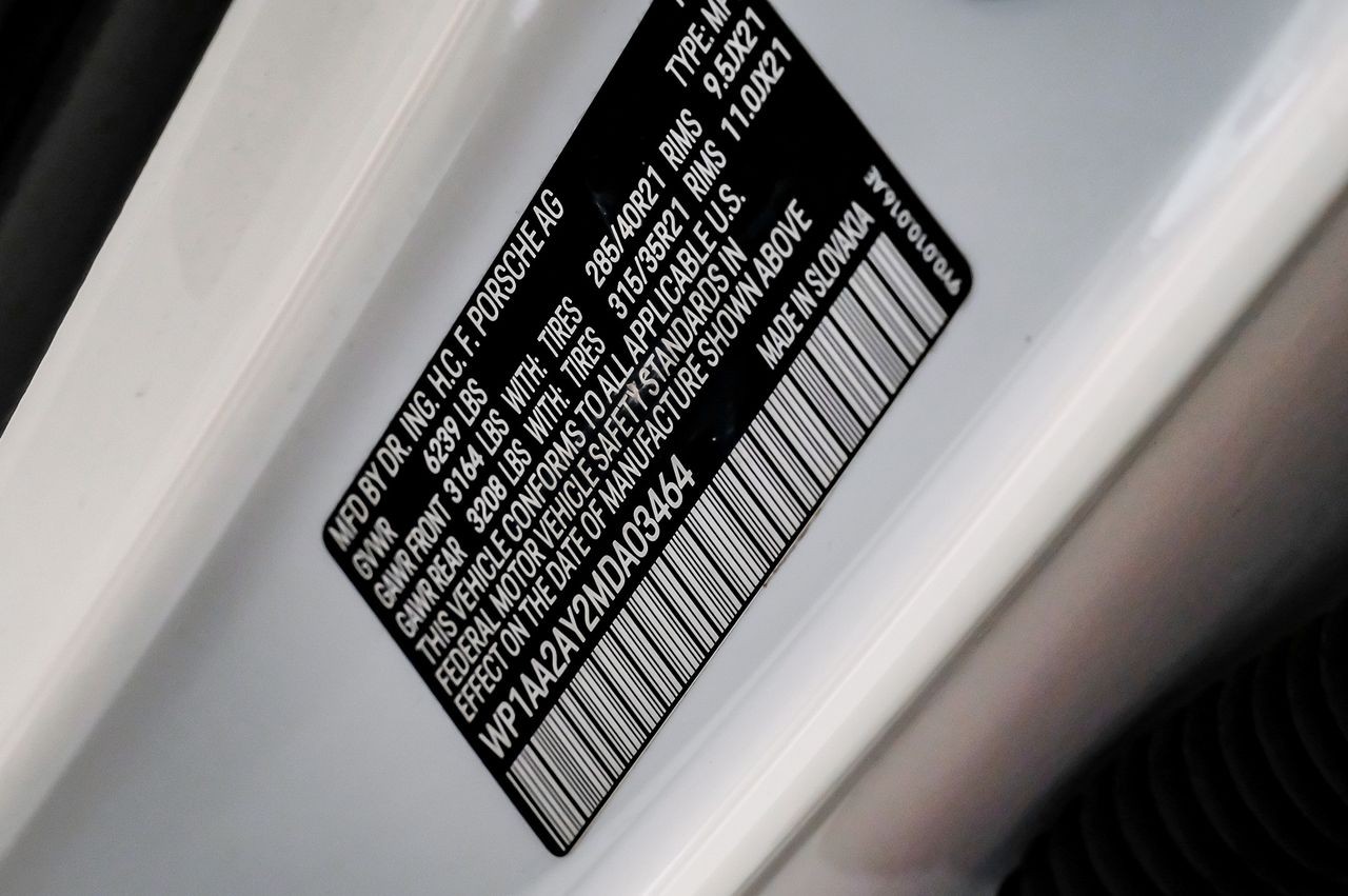 Porsche Cayenne Vehicle Main Gallery Image 68