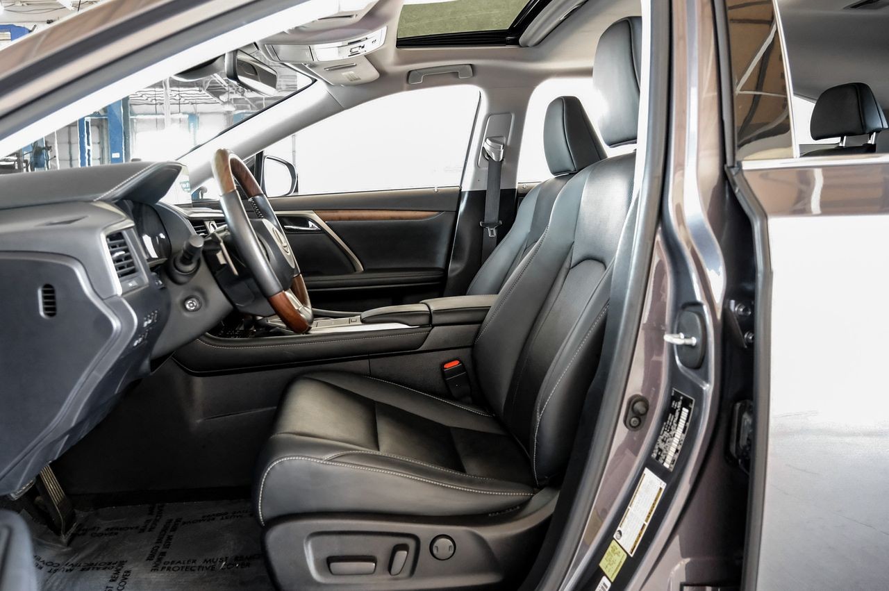 Lexus RX 350L Vehicle Main Gallery Image 04