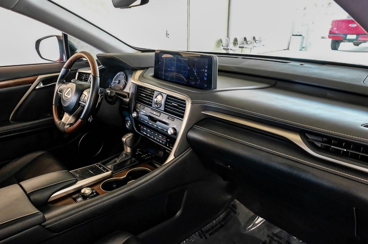 Lexus RX 350L Vehicle Main Gallery Image 13