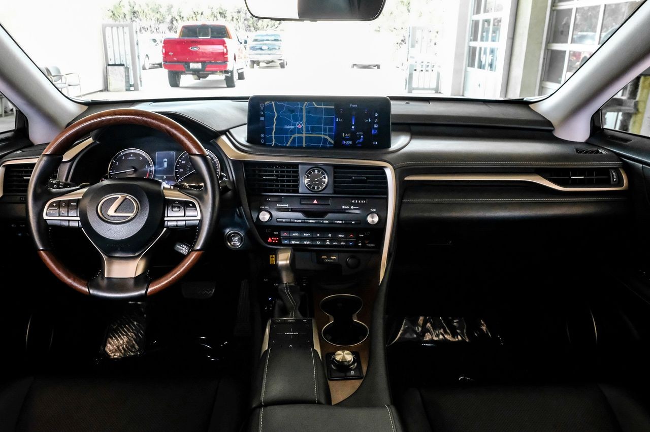Lexus RX 350L Vehicle Main Gallery Image 15