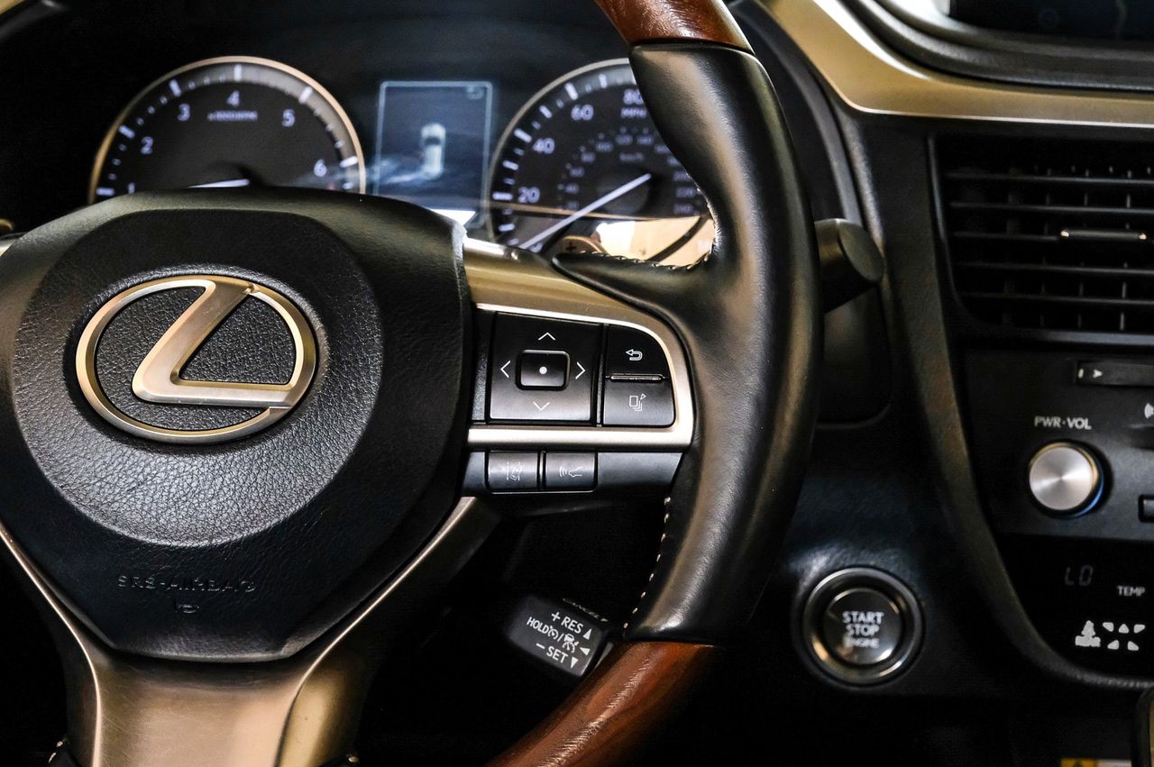 Lexus RX 350L Vehicle Main Gallery Image 19