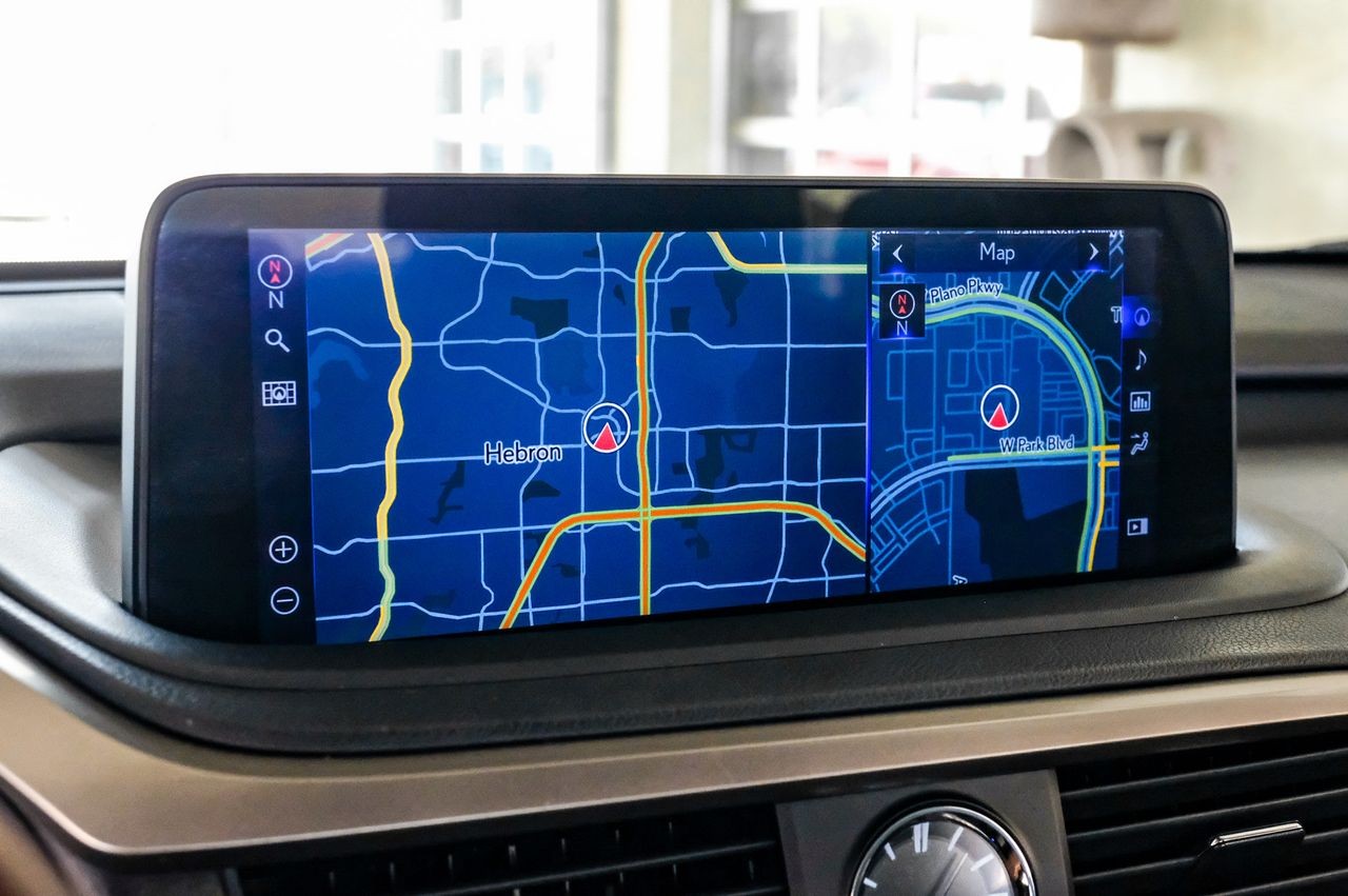 Lexus RX 350L Vehicle Main Gallery Image 22