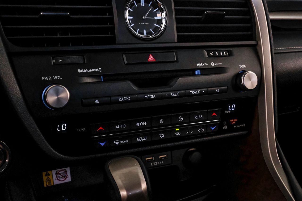 Lexus RX 350L Vehicle Main Gallery Image 30