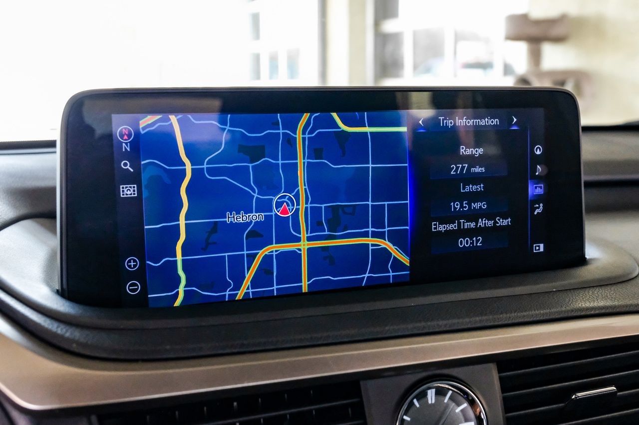 Lexus RX 350L Vehicle Main Gallery Image 31