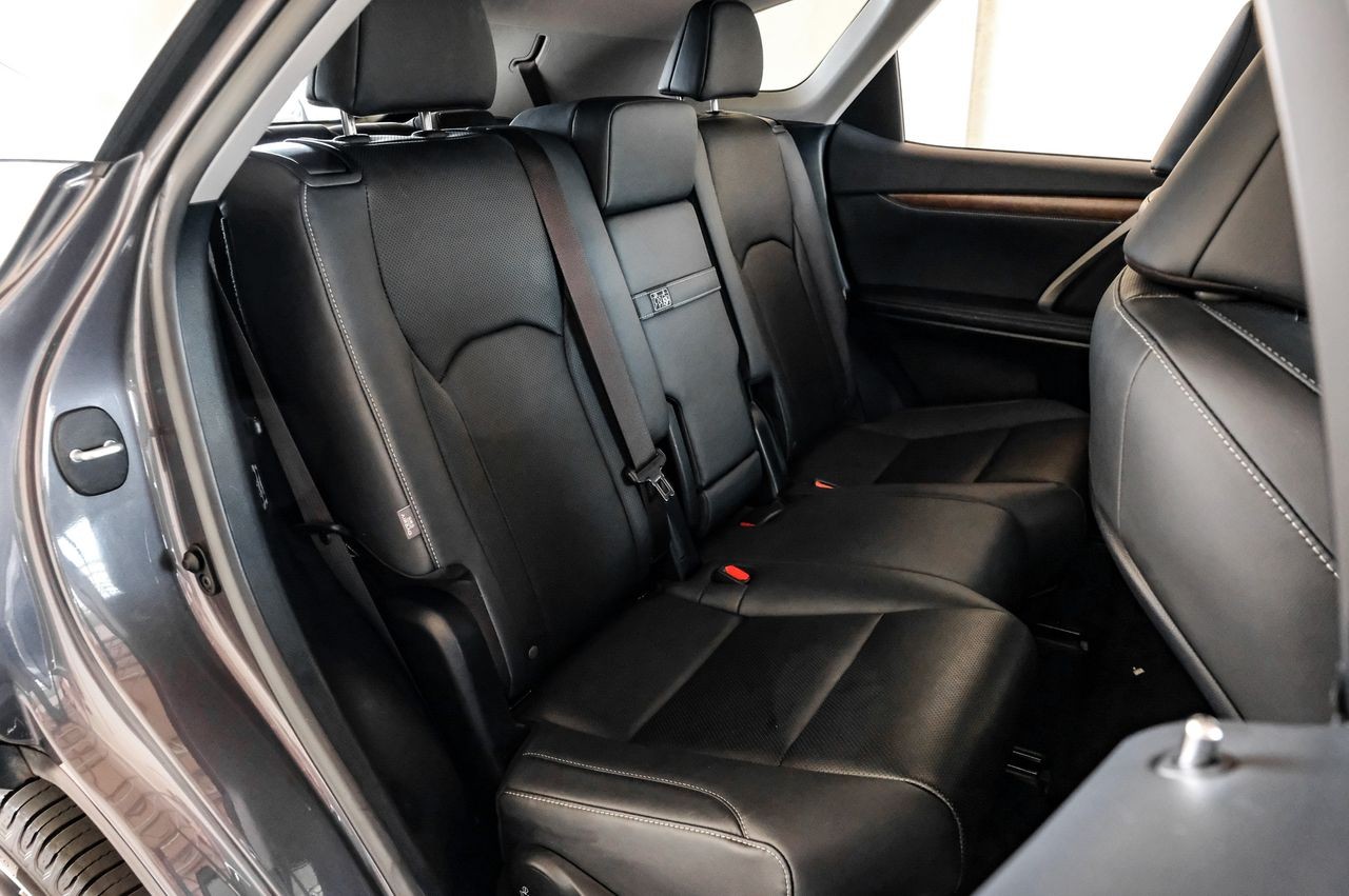 Lexus RX 350L Vehicle Main Gallery Image 37