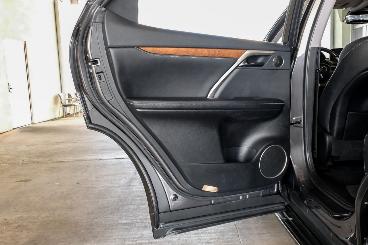 Lexus RX 350L Vehicle Main Gallery Image 47