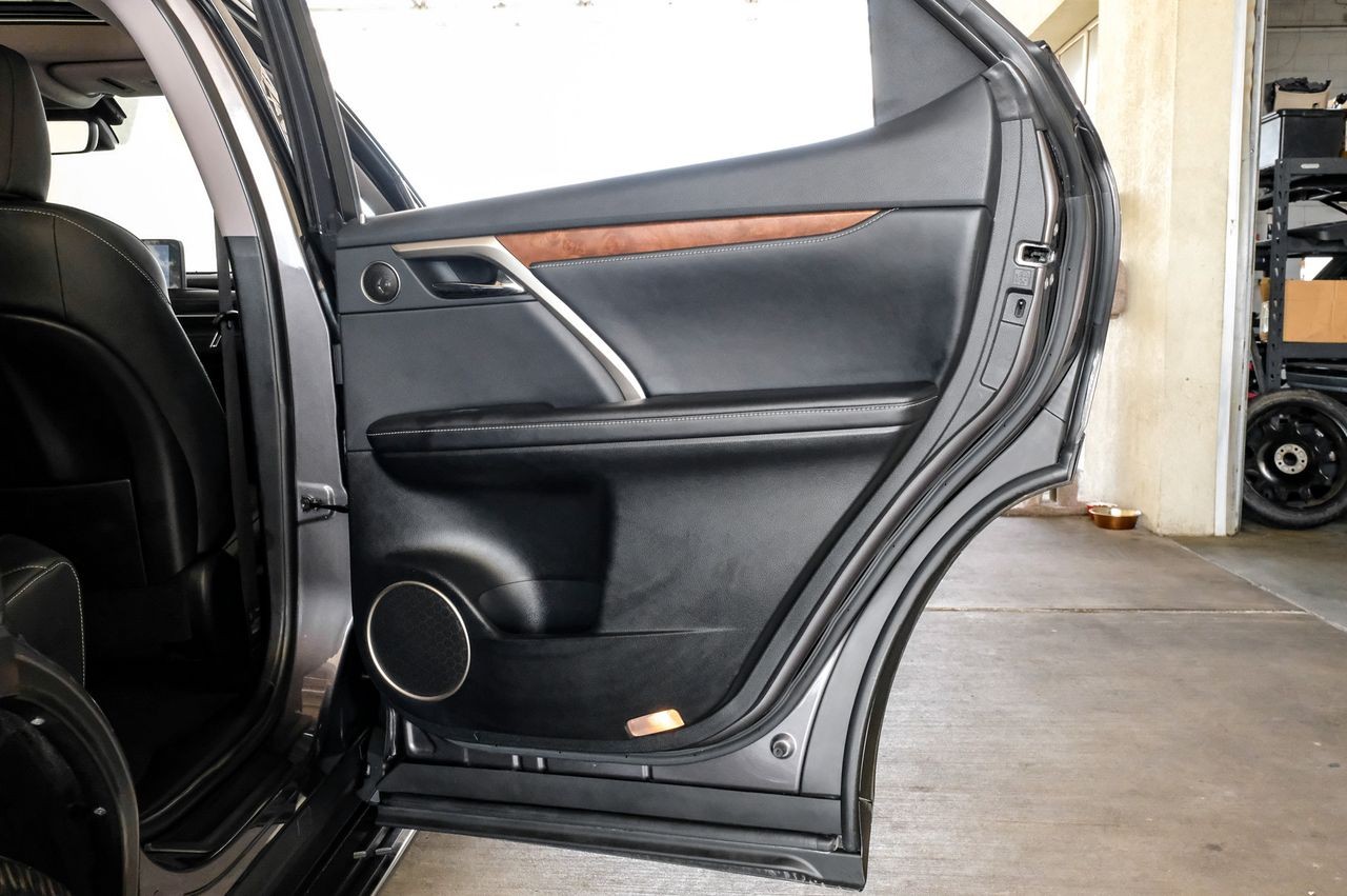 Lexus RX 350L Vehicle Main Gallery Image 48