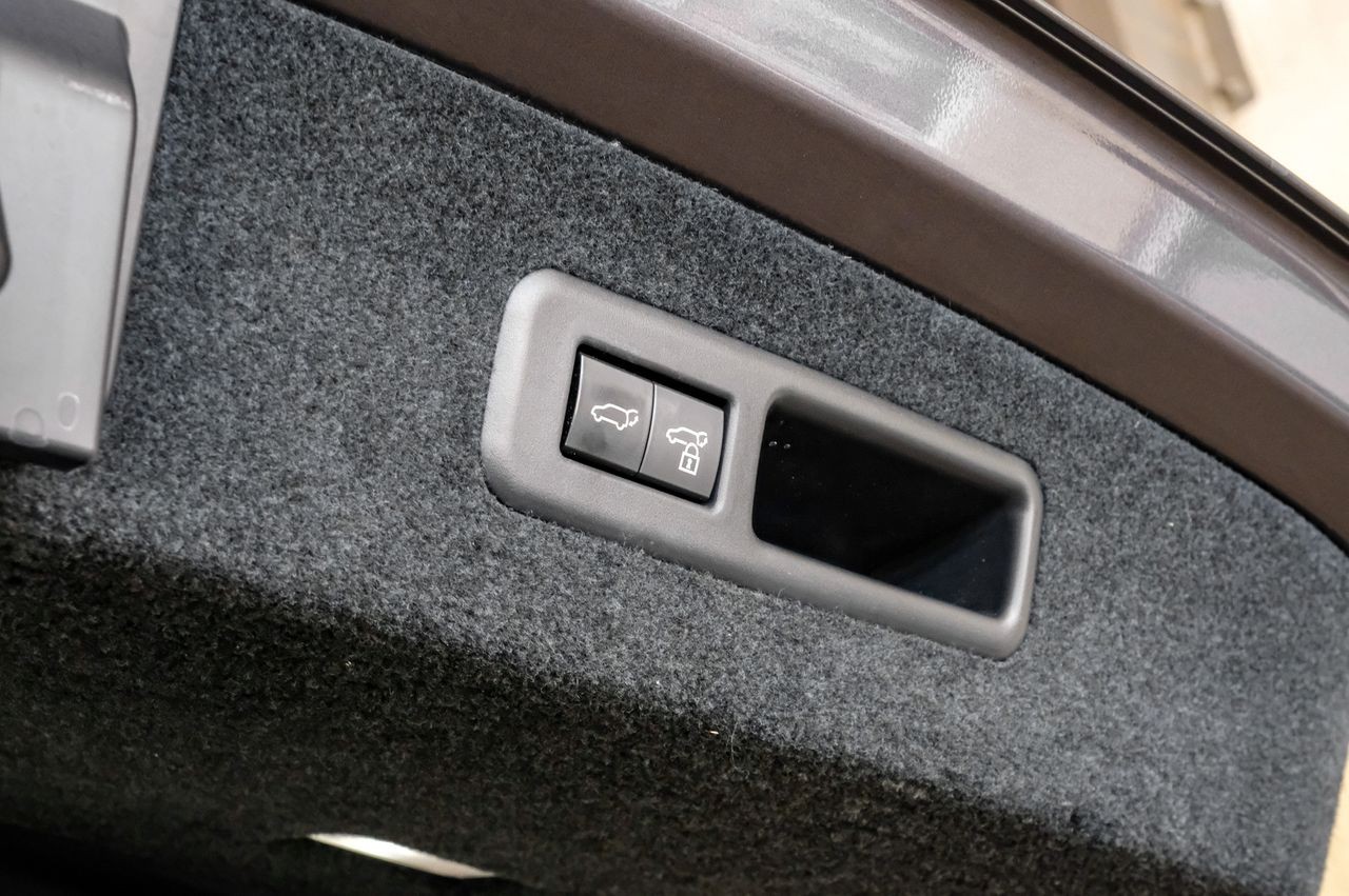 Lexus RX 350L Vehicle Main Gallery Image 53