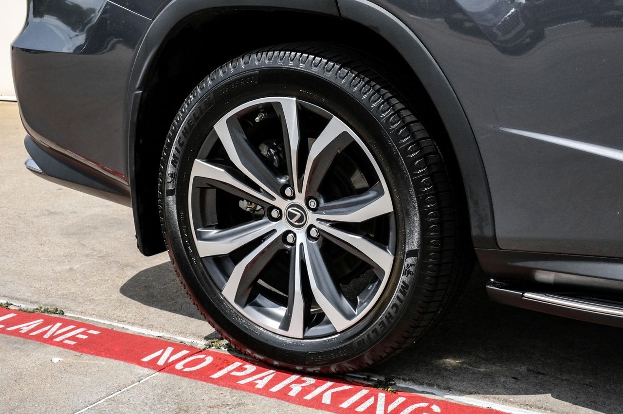 Lexus RX 350L Vehicle Main Gallery Image 54