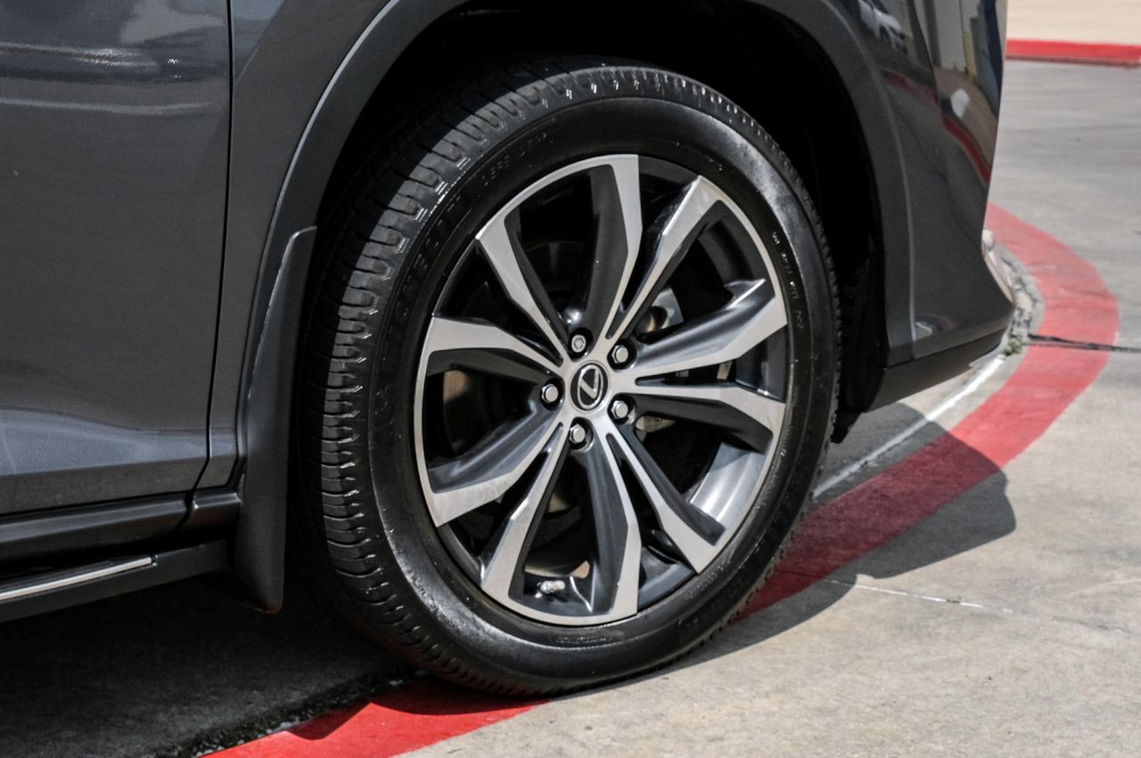 Lexus RX 350L Vehicle Main Gallery Image 55