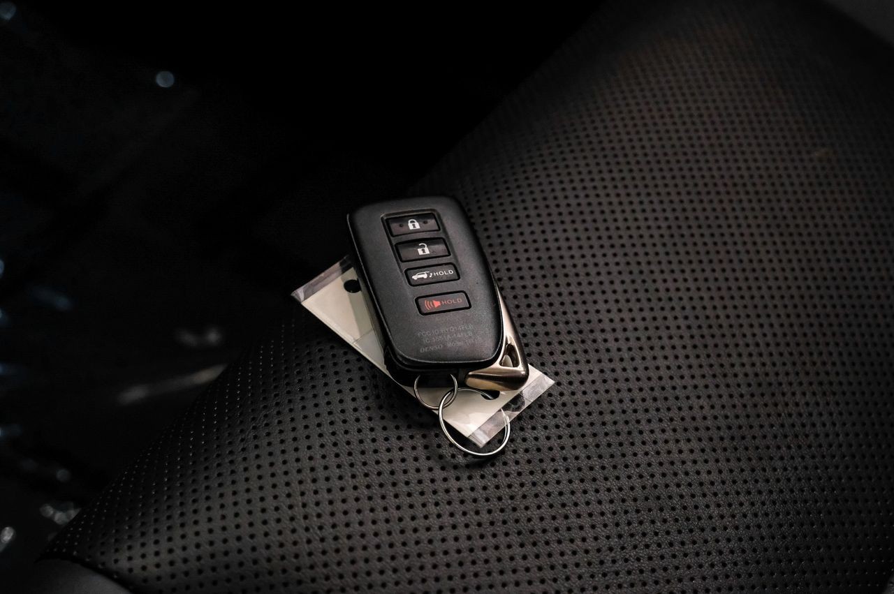 Lexus RX 350L Vehicle Main Gallery Image 58