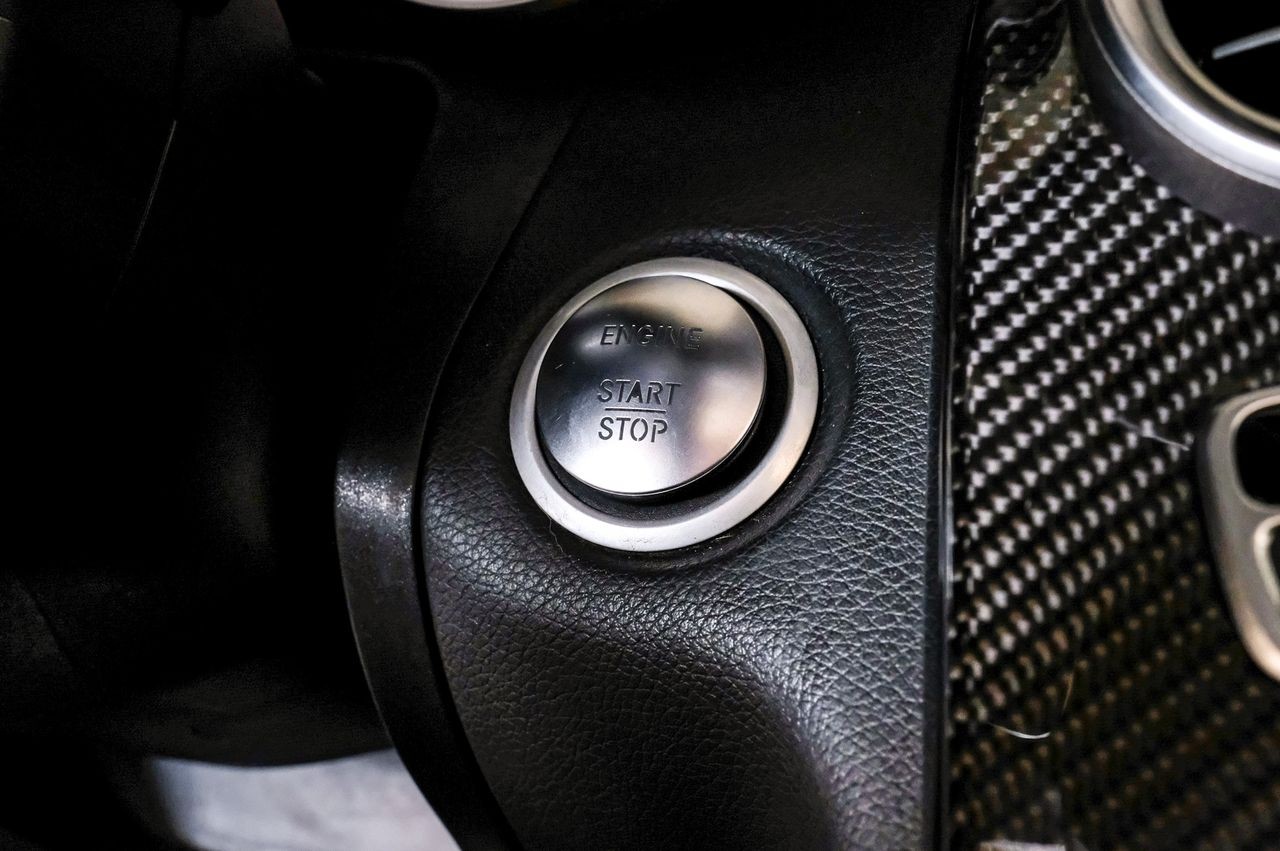 Mercedes-Benz C 43 AMG Vehicle Main Gallery Image 17