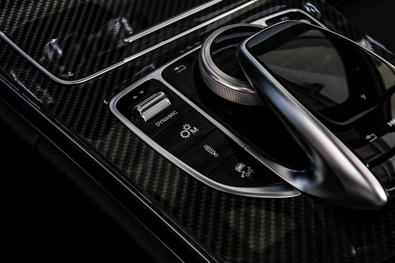 Mercedes-Benz C 43 AMG Vehicle Main Gallery Image 22