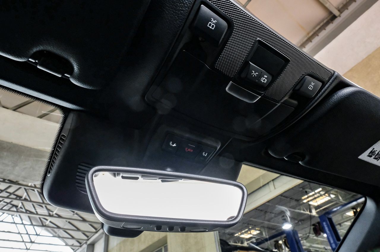 Mercedes-Benz C 43 AMG Vehicle Main Gallery Image 28