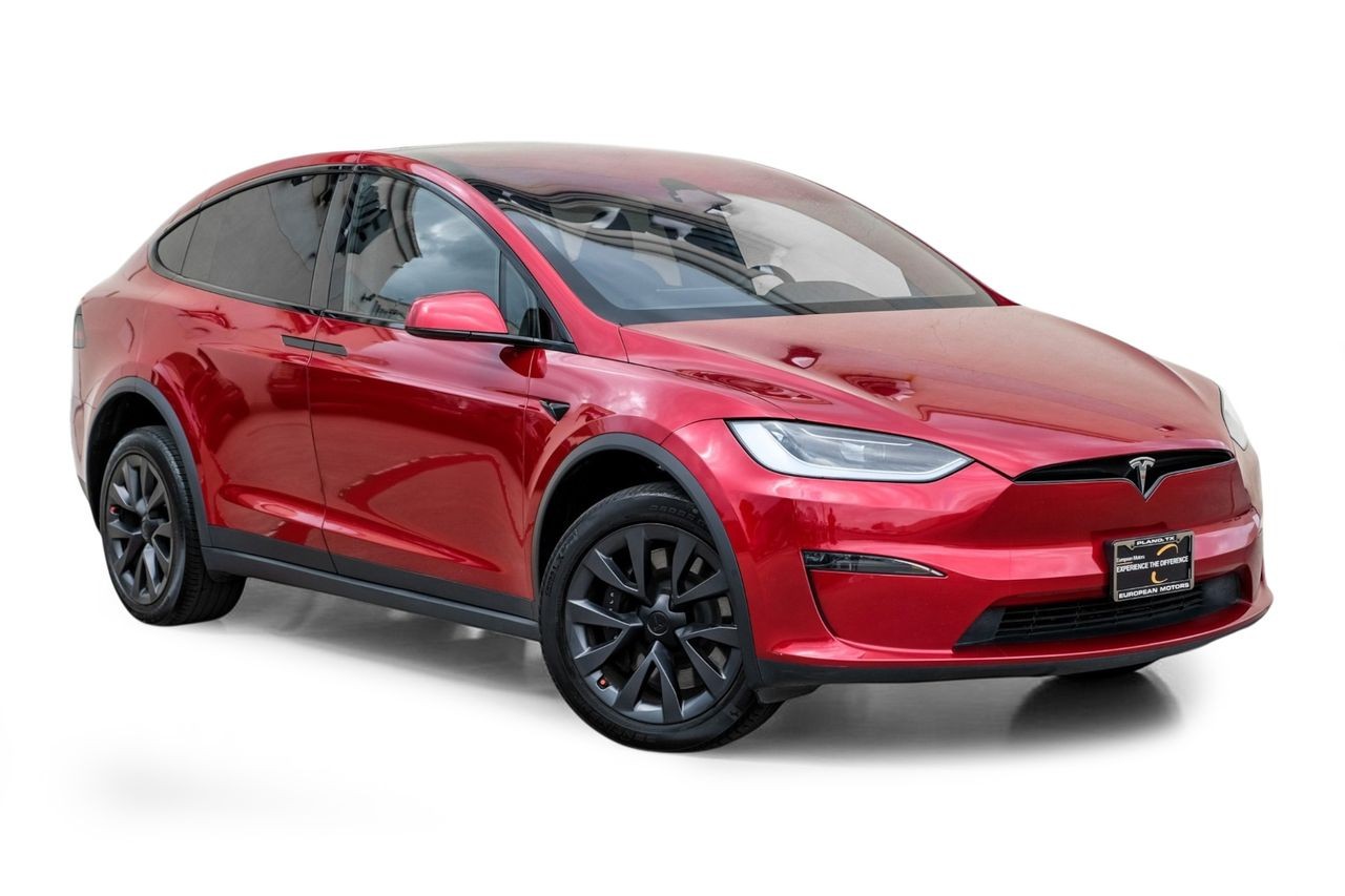 Tesla Model X Vehicle Main Gallery Image 04