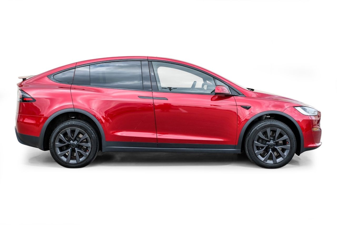 Tesla Model X Vehicle Main Gallery Image 05