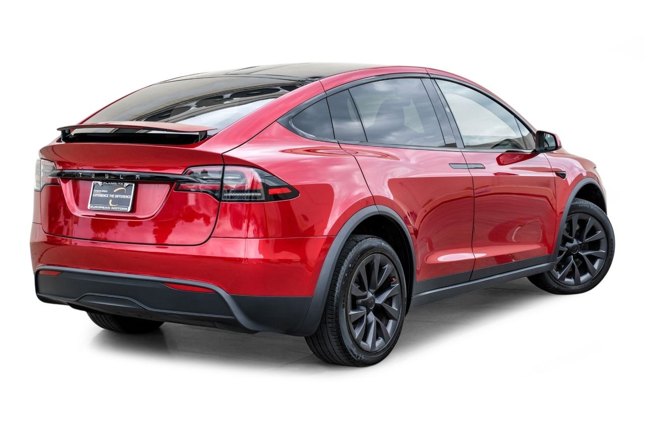 Tesla Model X Vehicle Main Gallery Image 06