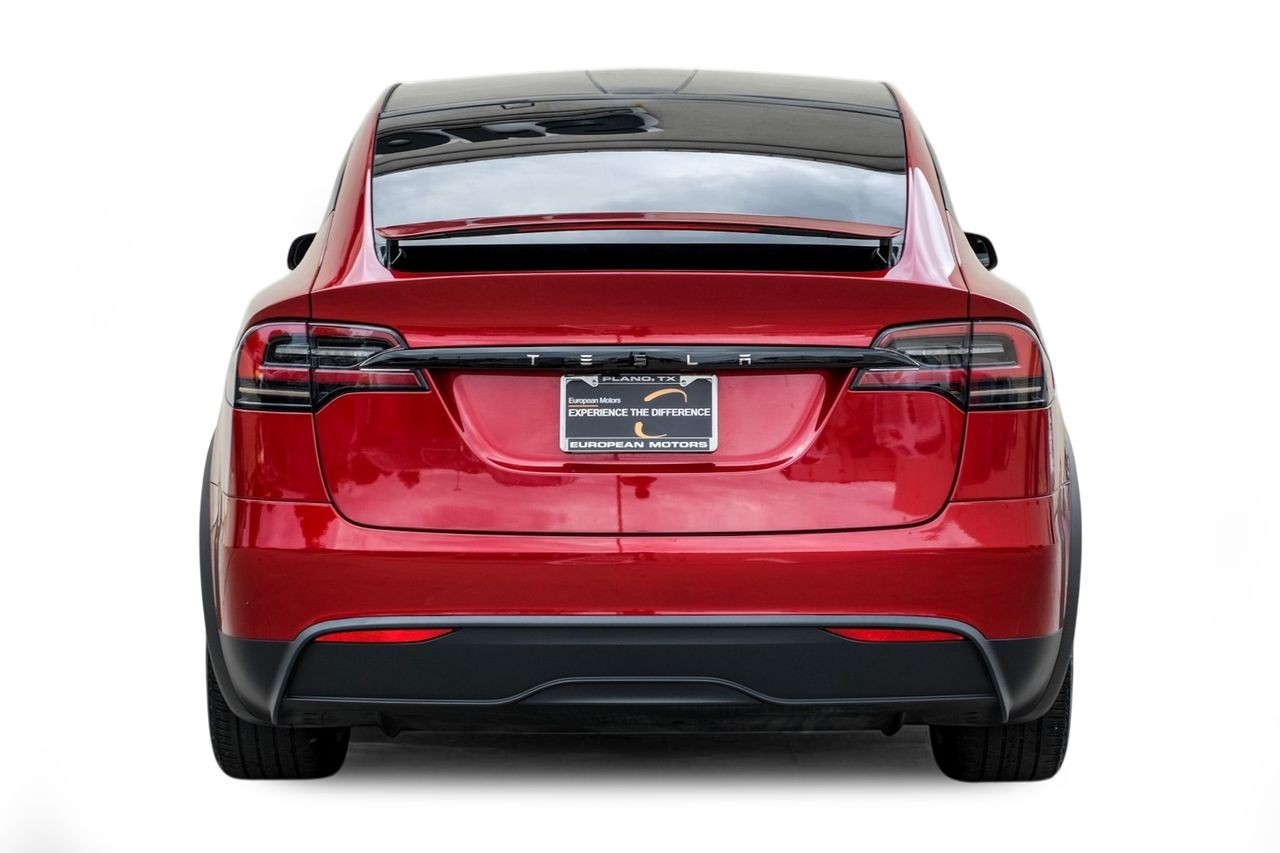 Tesla Model X Vehicle Main Gallery Image 07