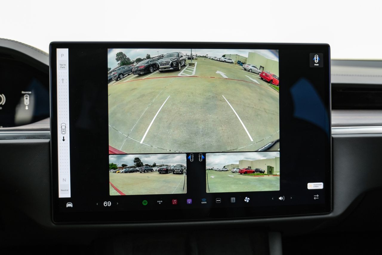 Tesla Model X Vehicle Main Gallery Image 19