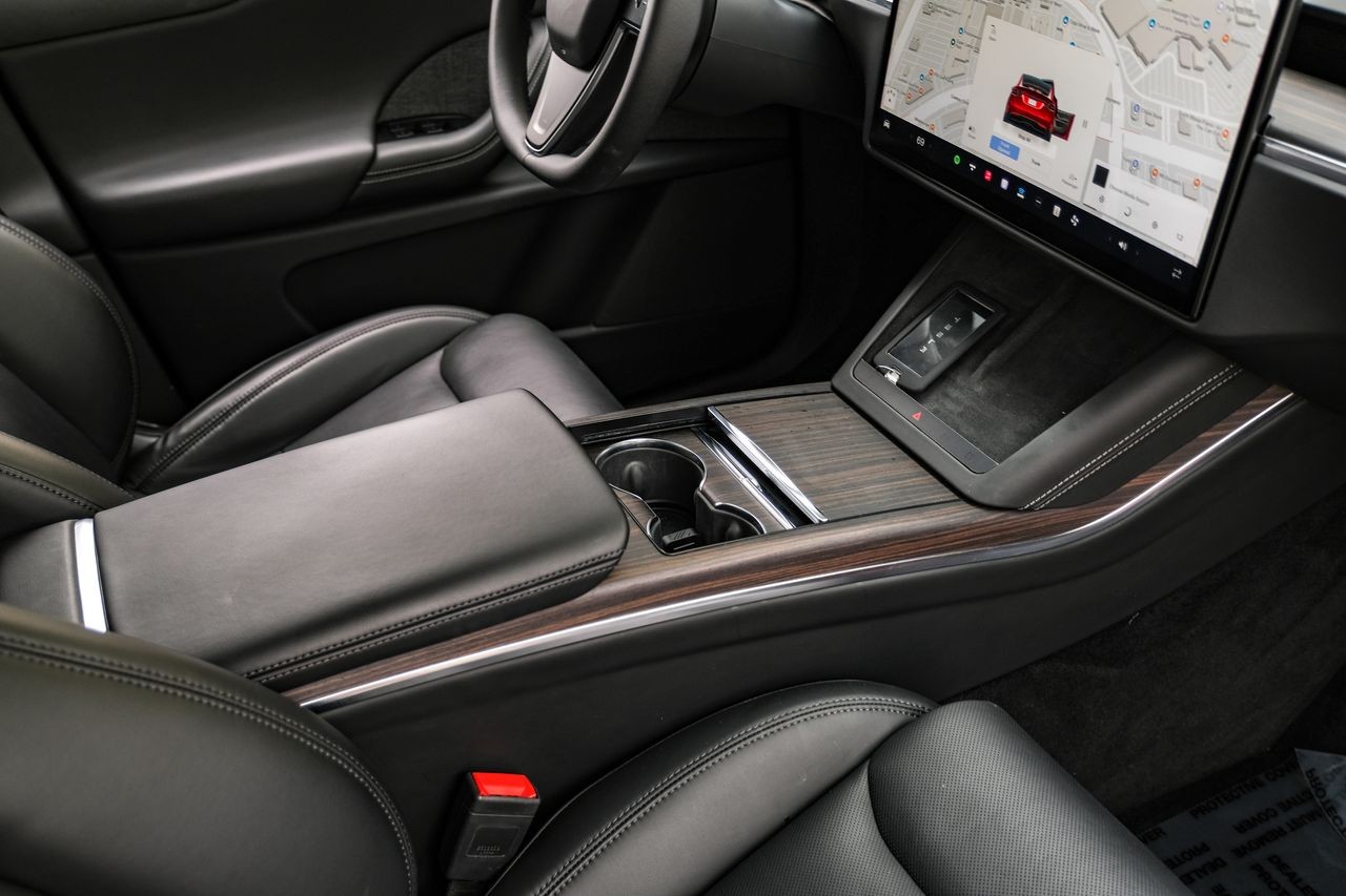 Tesla Model X Vehicle Main Gallery Image 20