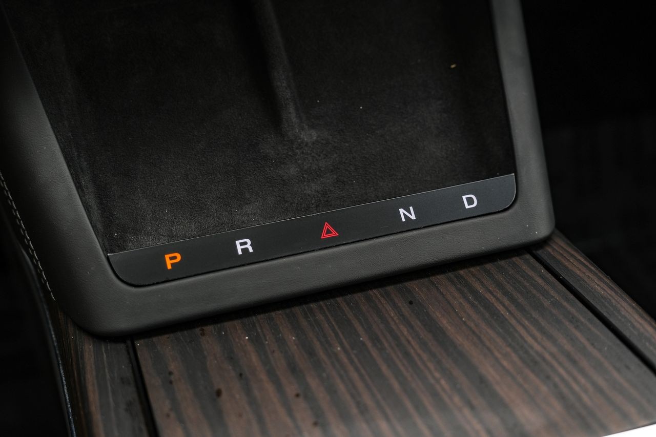 Tesla Model X Vehicle Main Gallery Image 22