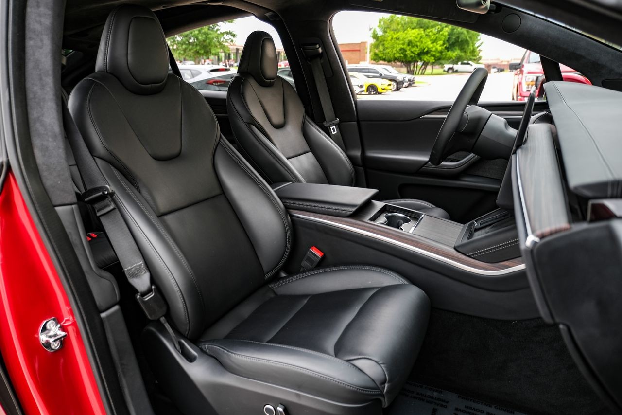 Tesla Model X Vehicle Main Gallery Image 28