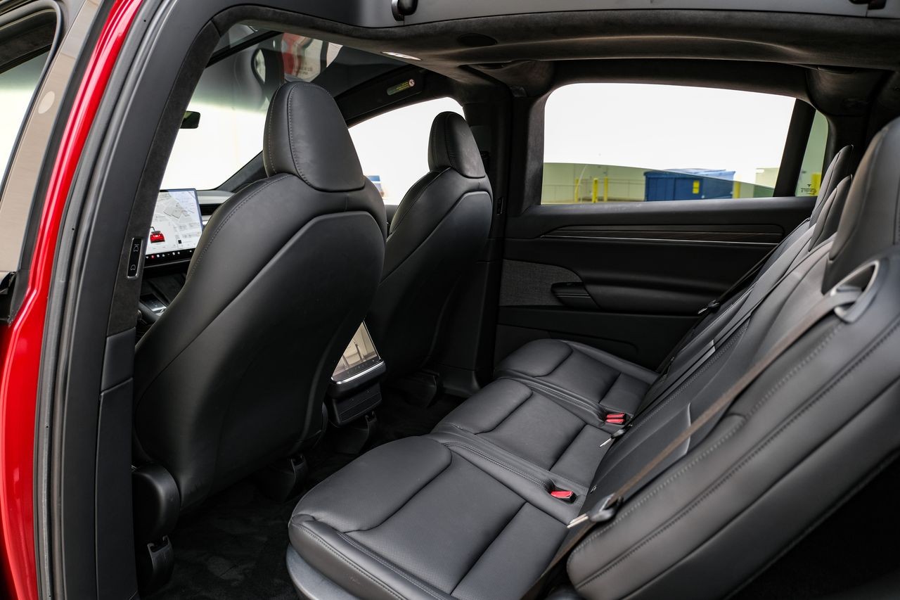 Tesla Model X Vehicle Main Gallery Image 32