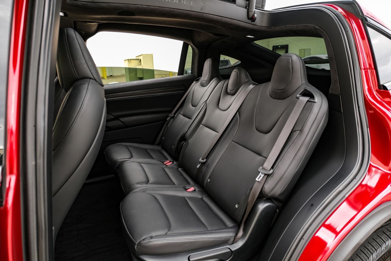 Tesla Model X Vehicle Main Gallery Image 33