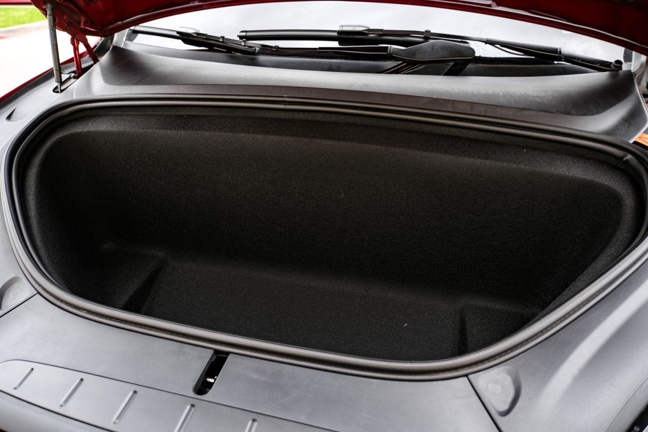 Tesla Model X Vehicle Main Gallery Image 39