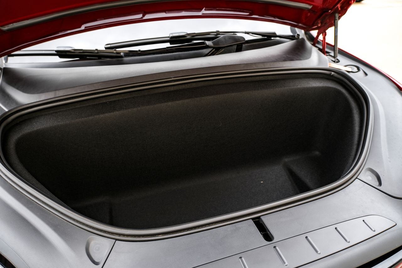 Tesla Model X Vehicle Main Gallery Image 40