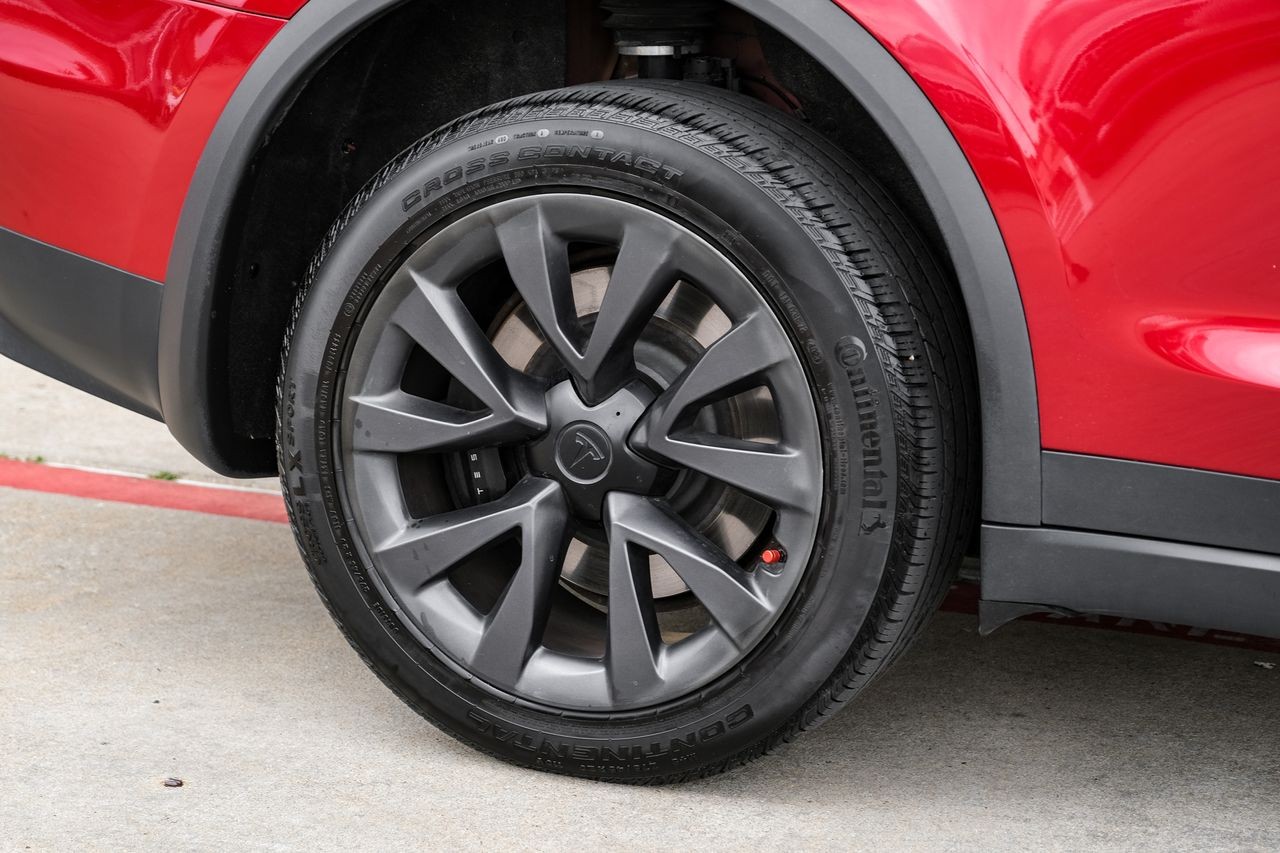 Tesla Model X Vehicle Main Gallery Image 44