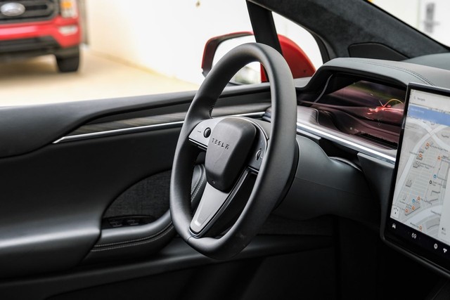 Tesla Model X Vehicle Main Gallery Image 11