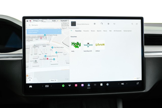 Tesla Model X Vehicle Main Gallery Image 24