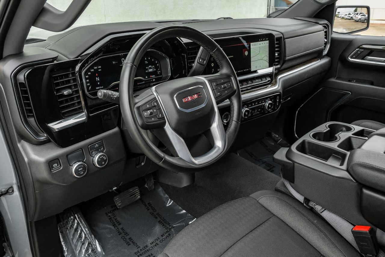 GMC Sierra 1500 Vehicle Main Gallery Image 03