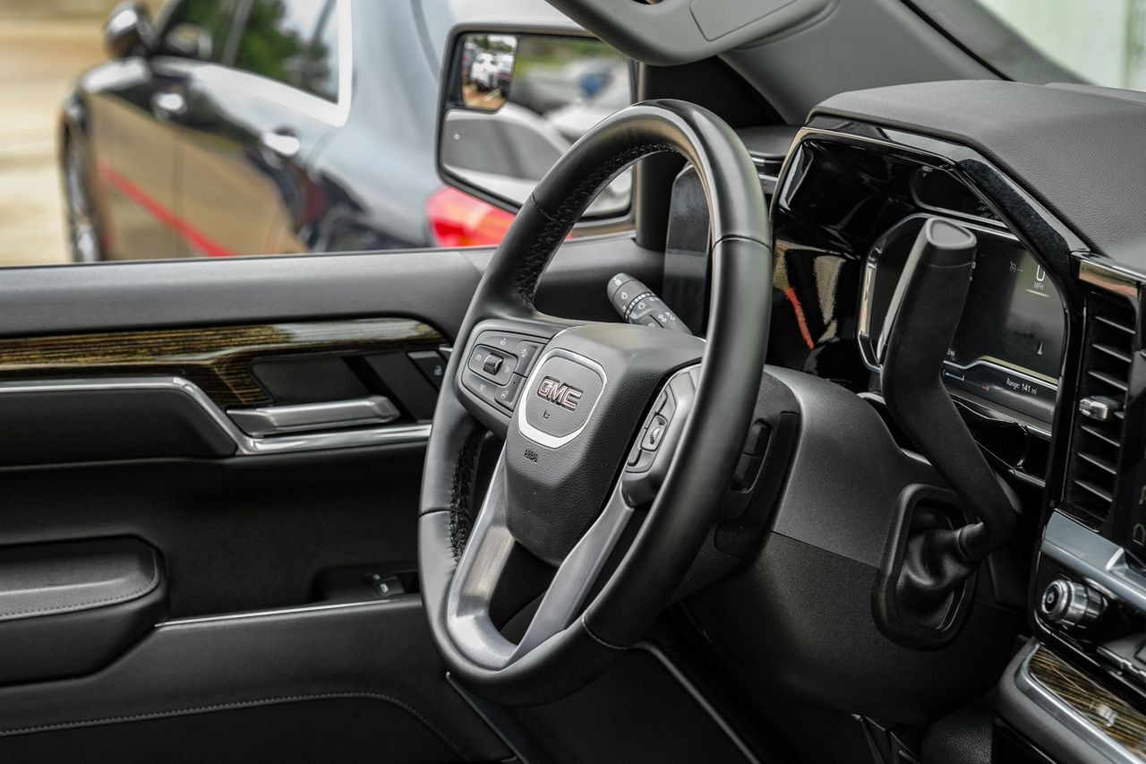 GMC Sierra 1500 Vehicle Main Gallery Image 13