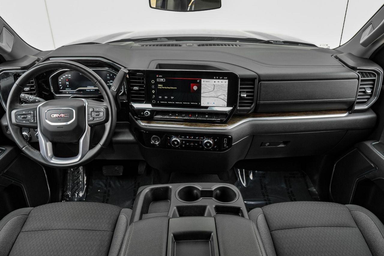 GMC Sierra 1500 Vehicle Main Gallery Image 14