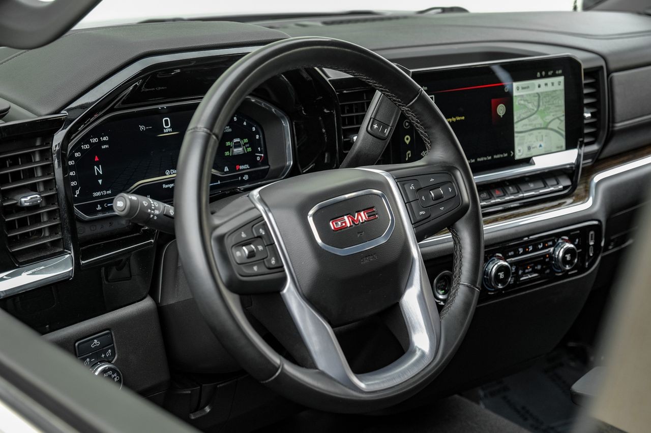 GMC Sierra 1500 Vehicle Main Gallery Image 15